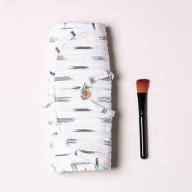  Ikat Fabric Multipurpose Segmented Make-up Brush Wrap Pouch/Case 