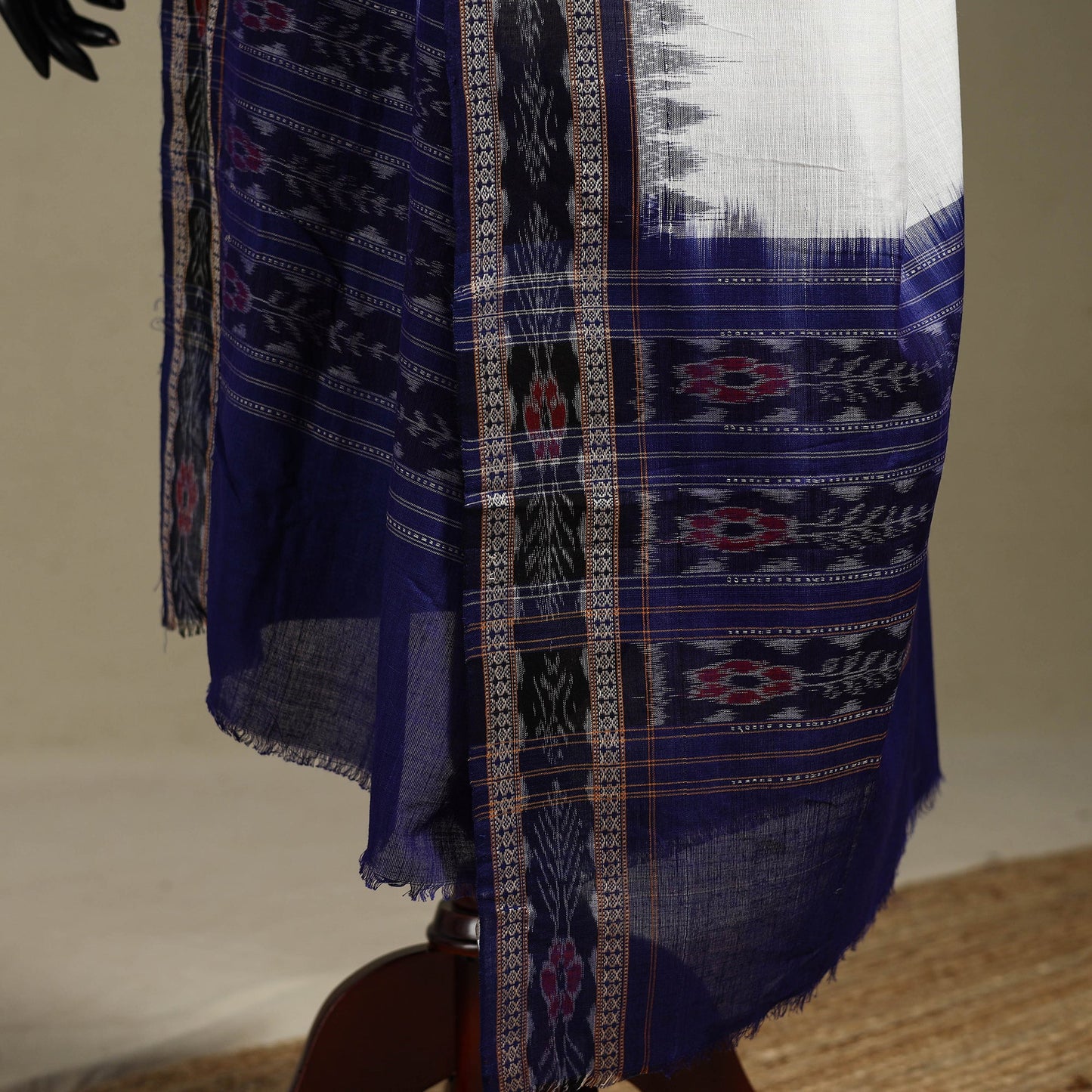 White - ikat handloom cotton sambalpuri dupatta 24