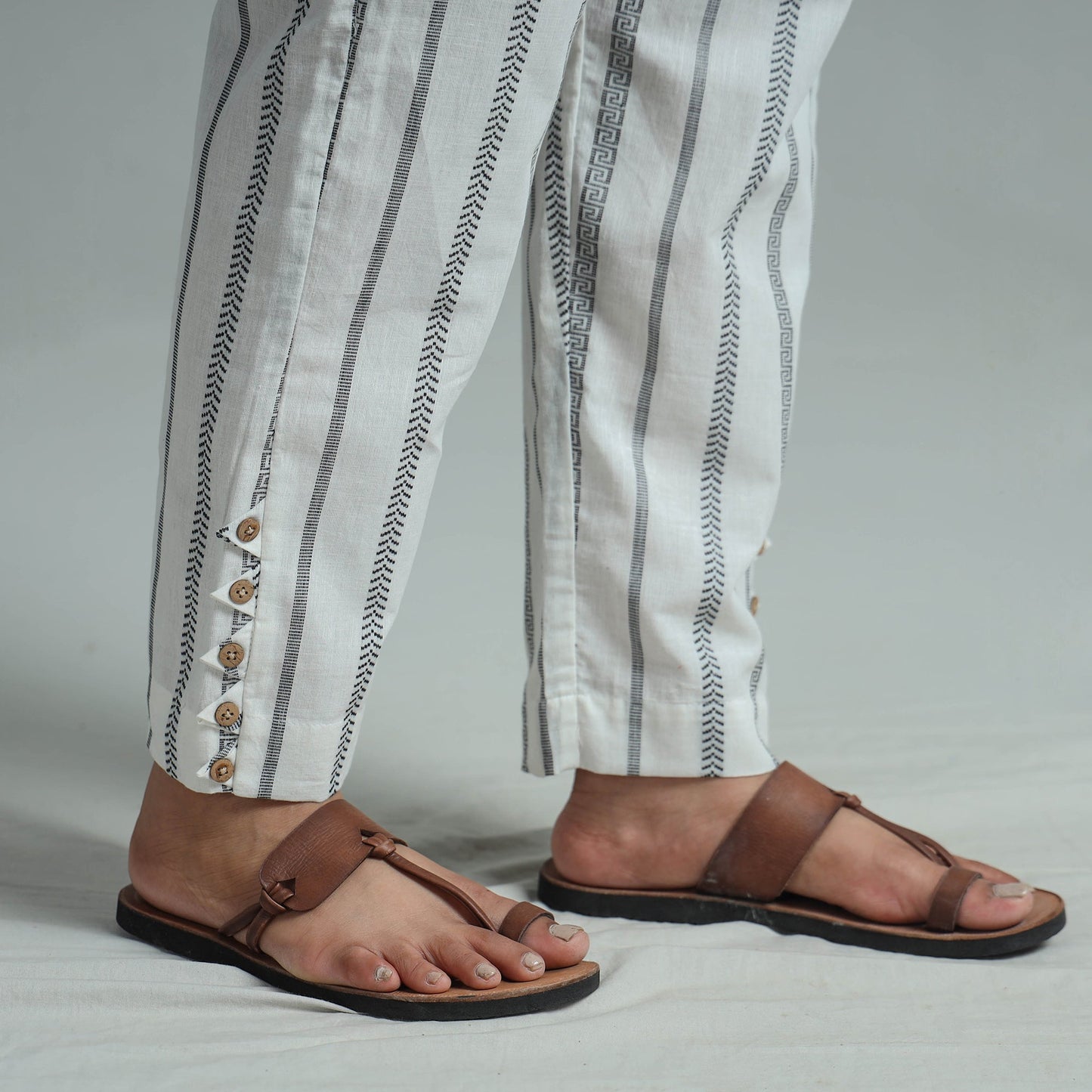 White - jacquard weave cotton elasticated pant 09