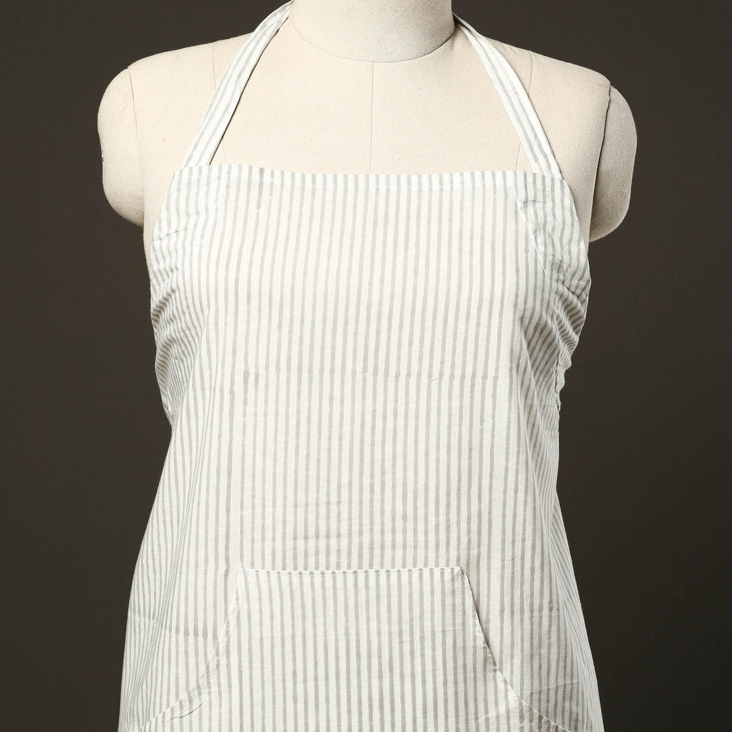 White - jhiri handloom cotton apron with pocket 19