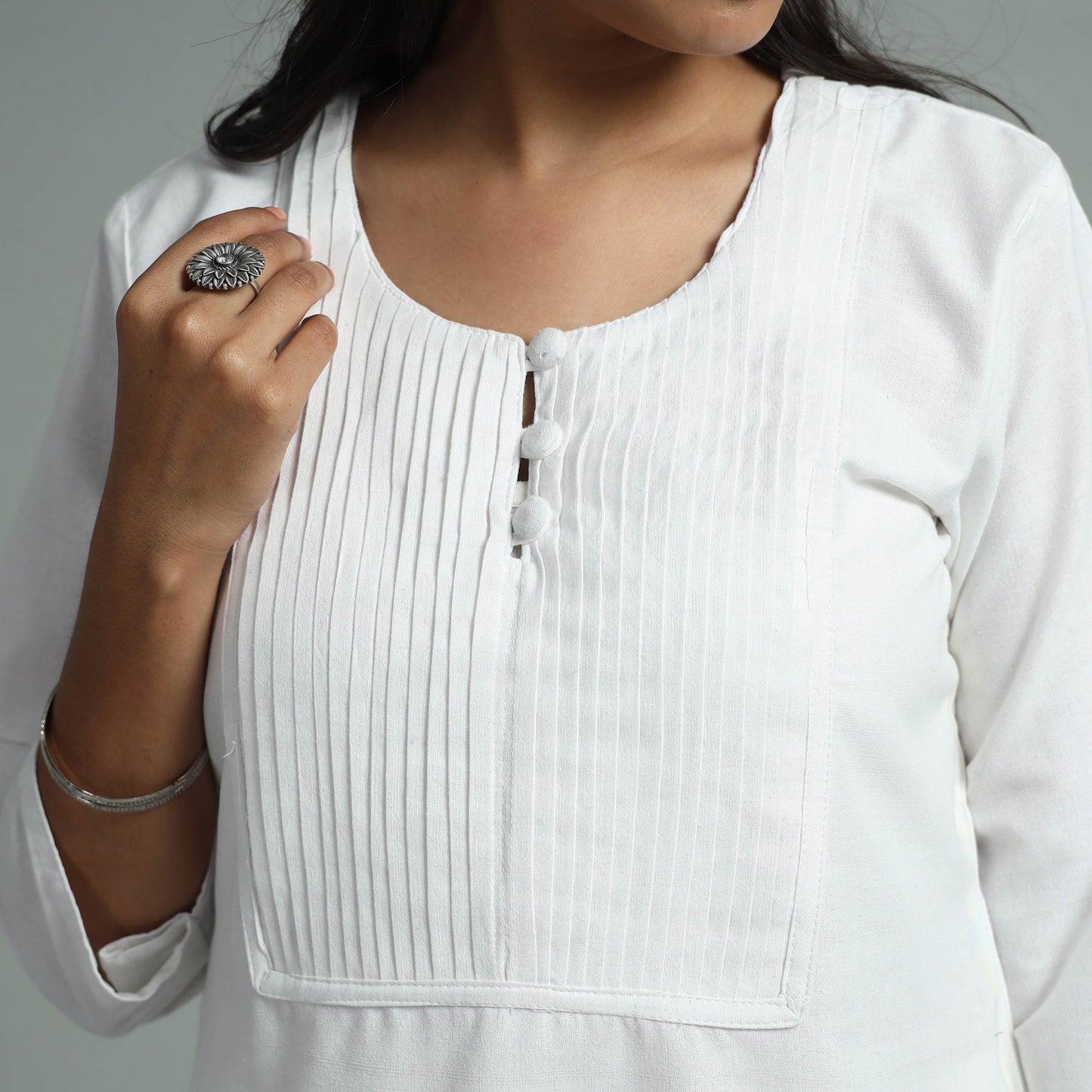 White - jhiri handloom cotton pintuck long kurta