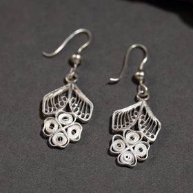 White - kalinga filigree heart shaped flower sterling
