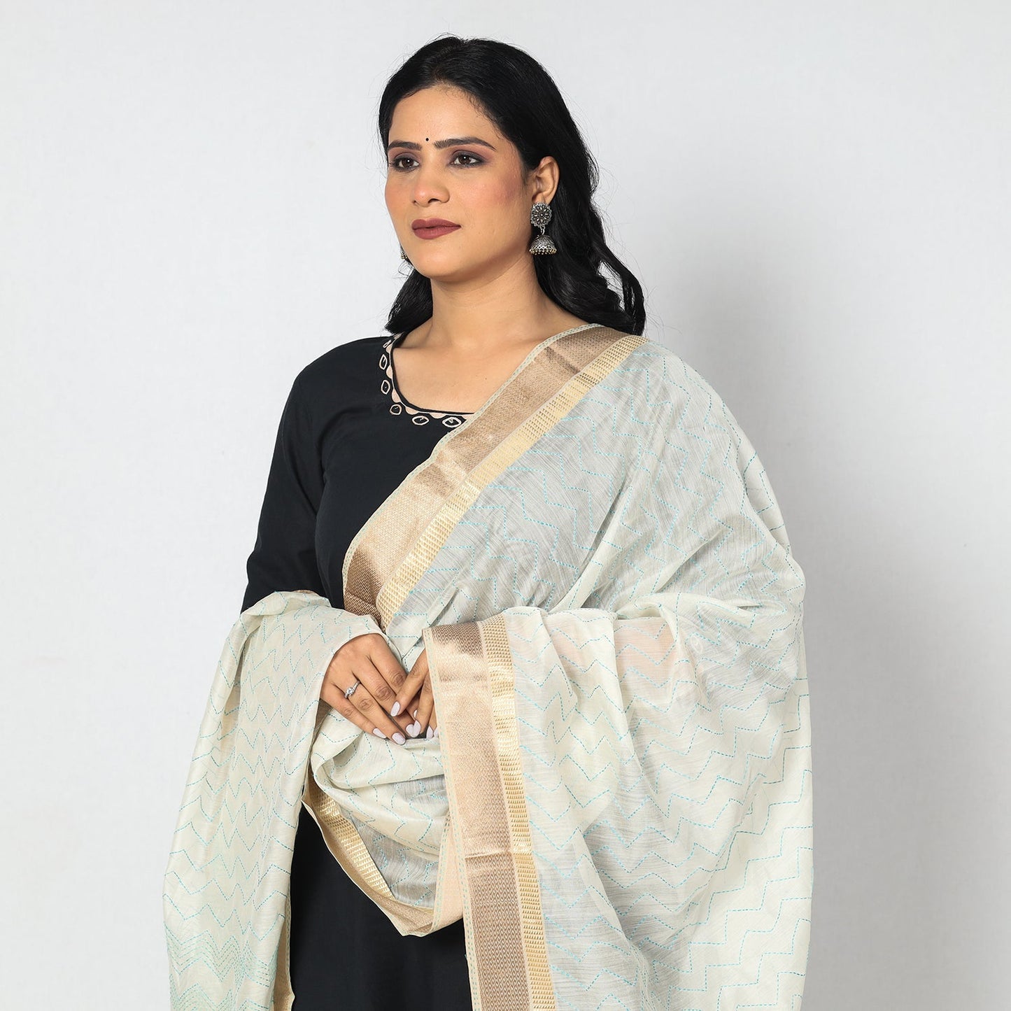  Kolaghat Kantha Zari Border Maheshwari Silk Dupatta with Tassels Online 