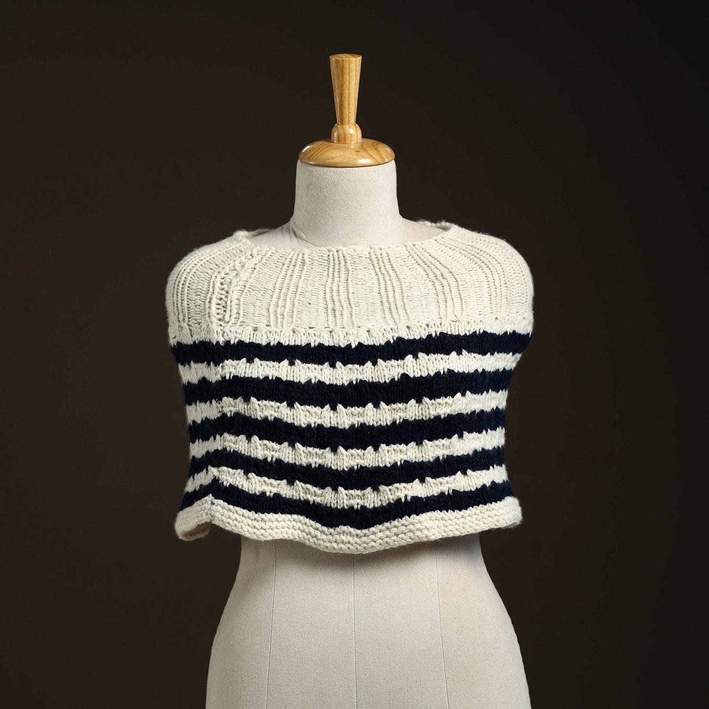 White - kullu karishma hand knitted merino wool neck warmer