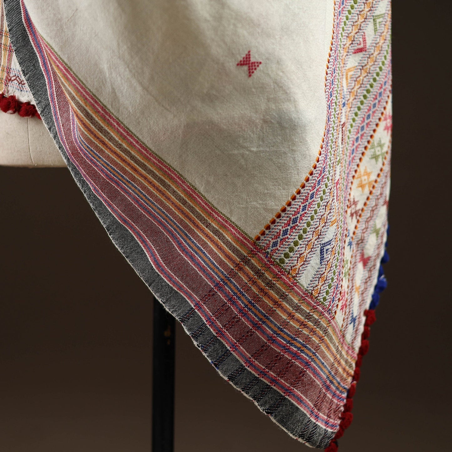 Kutch bhujodi handwoven merino wool dhabla shawl 21