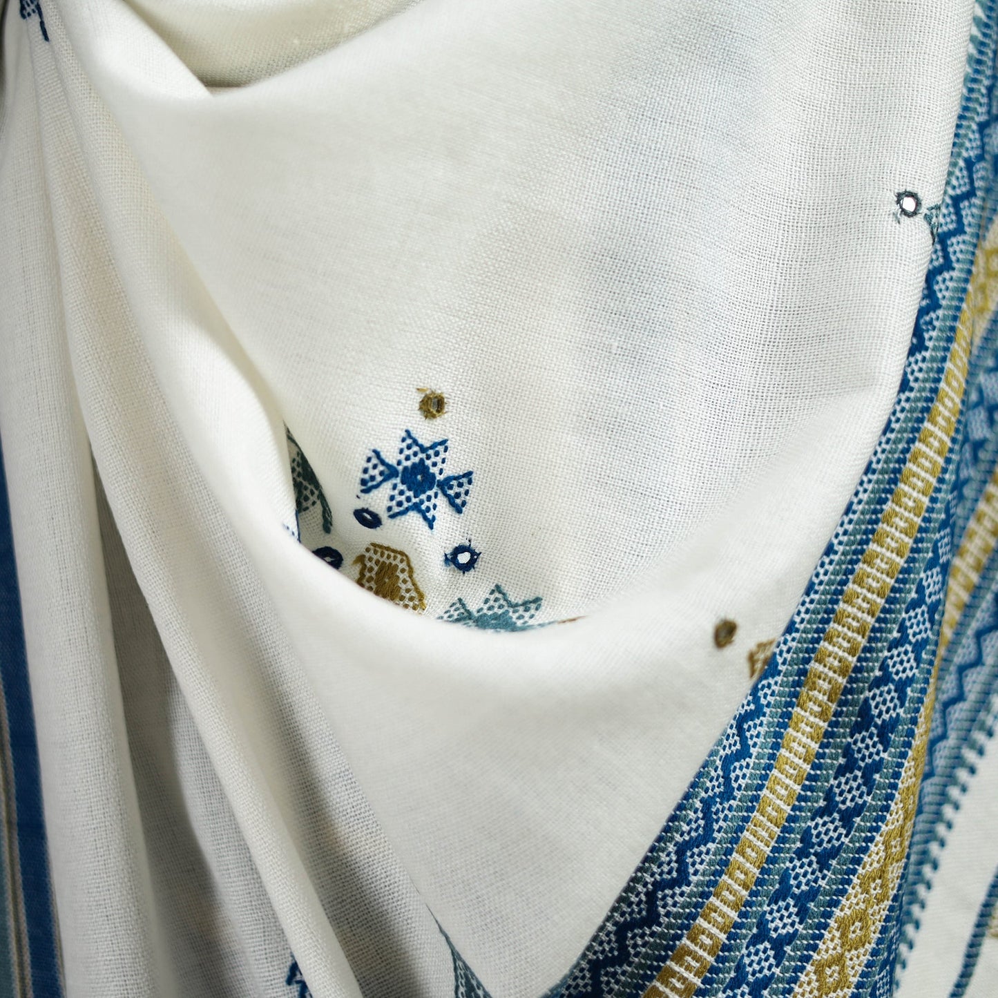 Kutch bhujodi handwoven mirror work acrylic wool shawl 37