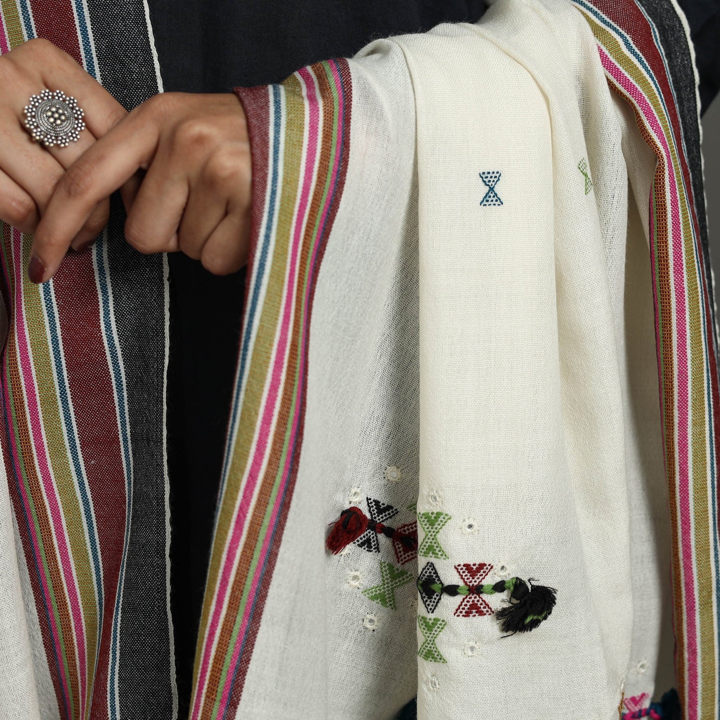 White Kutch Bhujodi Weaving Mirror Work Handloom Woolen Shawl