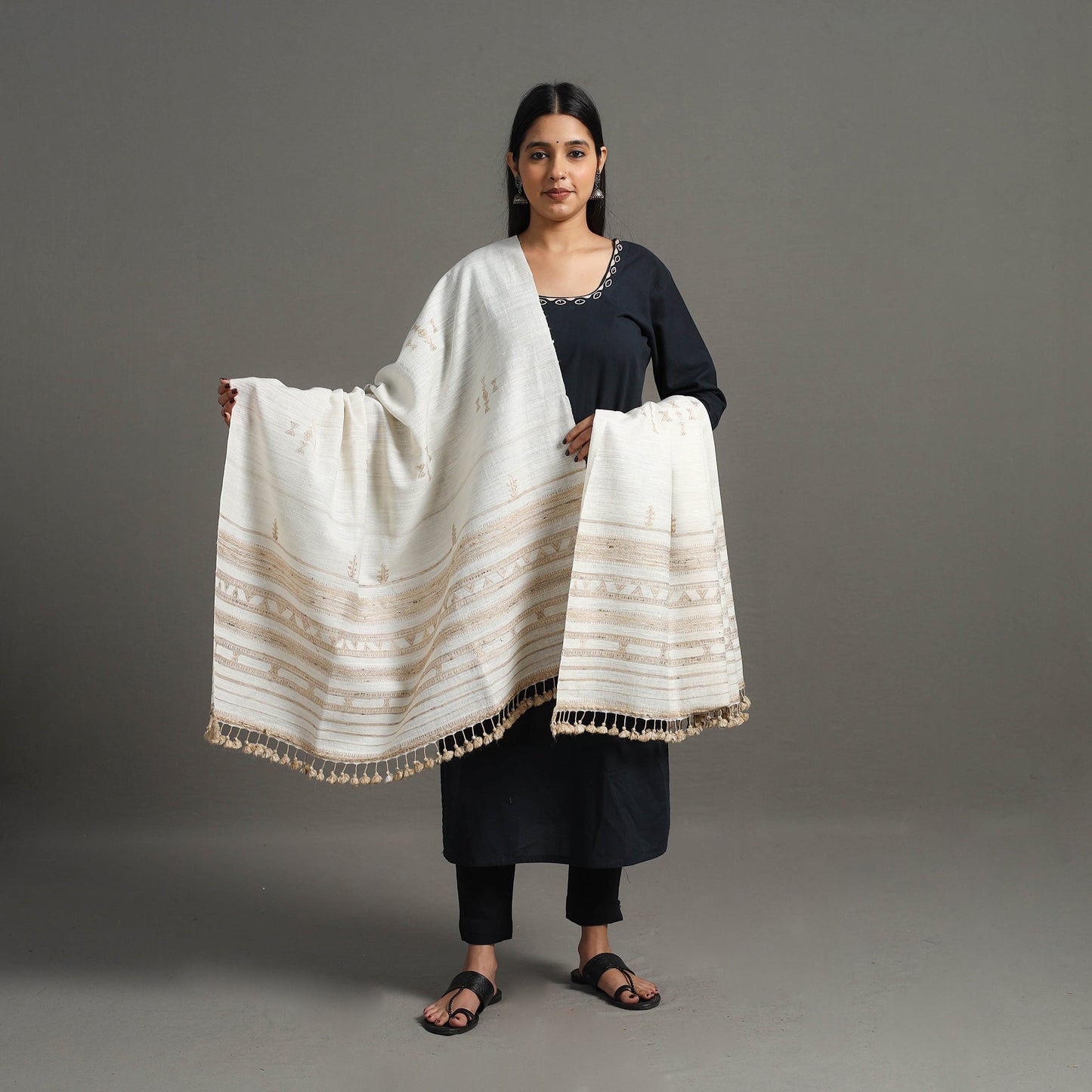 Buy Kutch Embroidery Handwoven Silk x Woolen Shawl