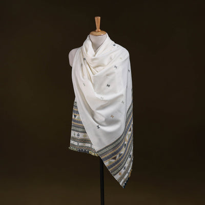 White - kutch bhujodi handwoven acrylic wool shawl 152