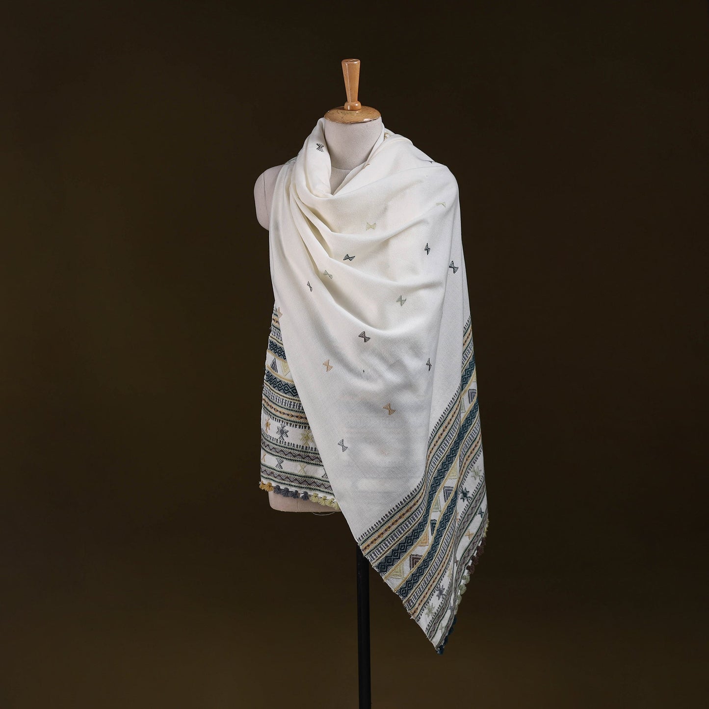 White - kutch handwoven acrylic wool shawl 154 - handcrafted