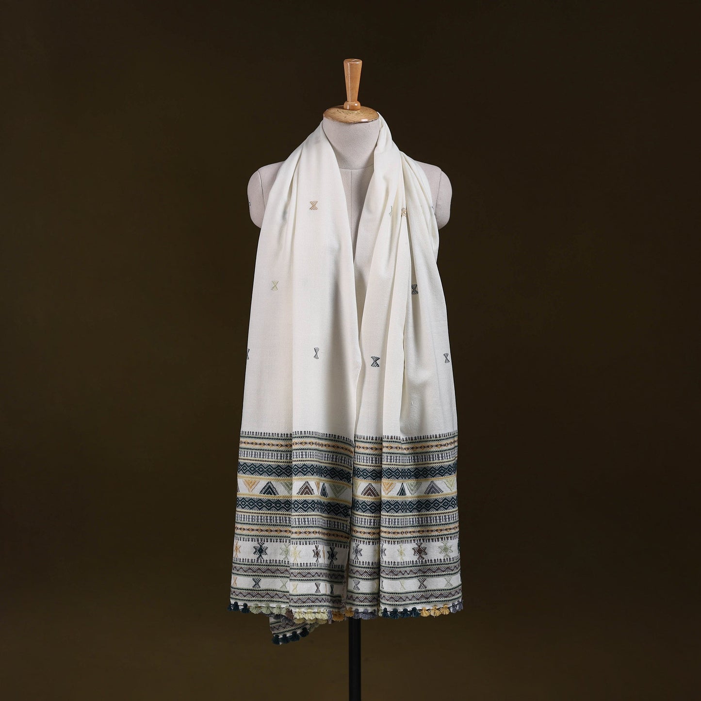 White - kutch handwoven acrylic wool shawl 154 - handcrafted