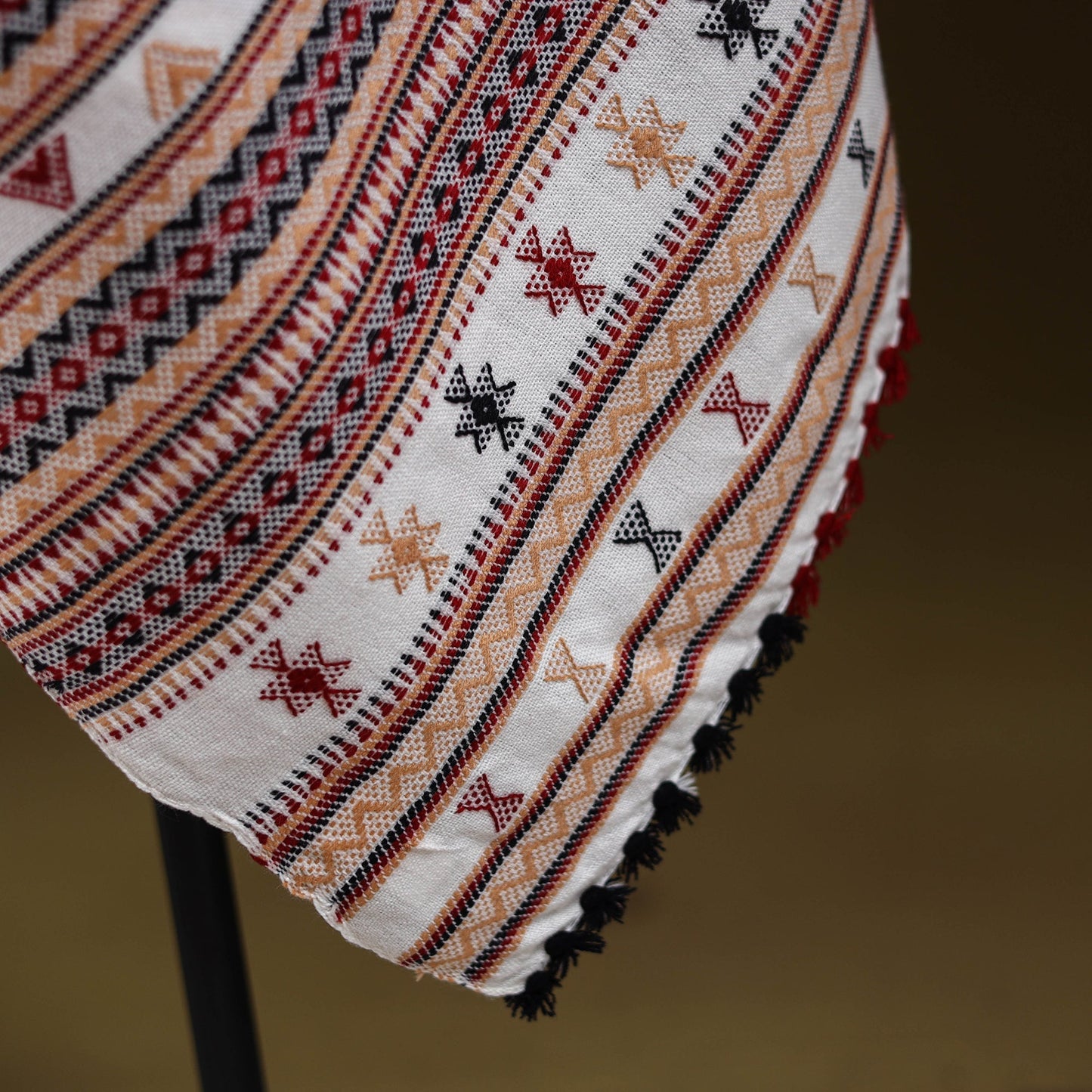 White - kutch bhujodi handwoven acrylic wool shawl 156