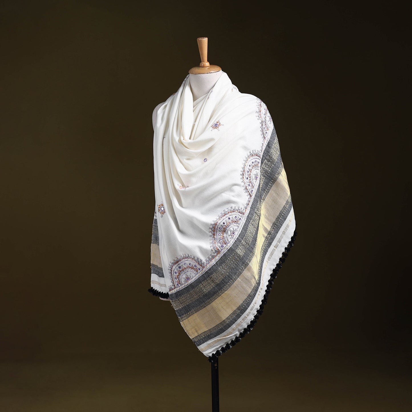 White - kutch neran hand embroidery mirror work woollen