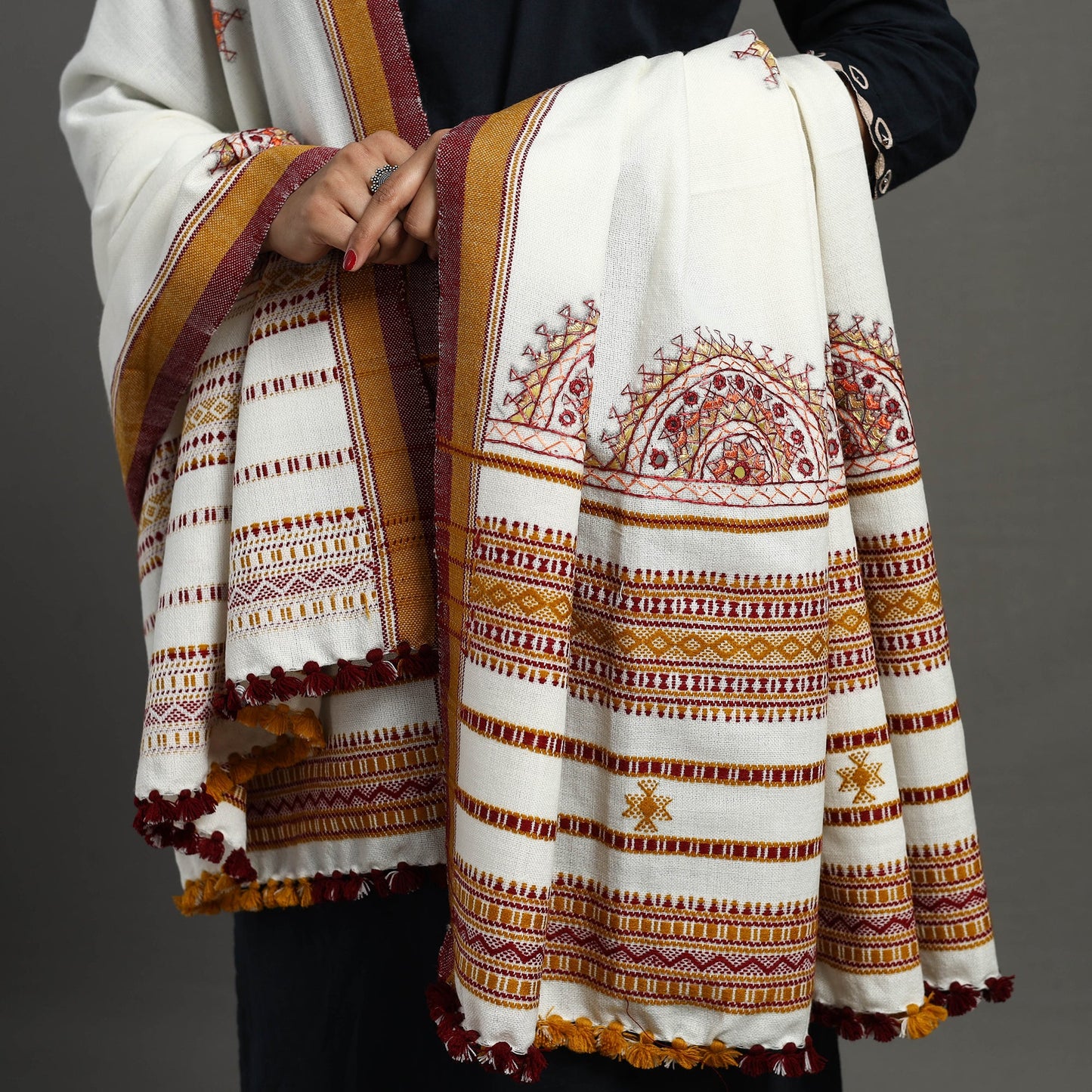 White Kutch Neran Hand Embroidery Mirror Work Woollen Shawl
