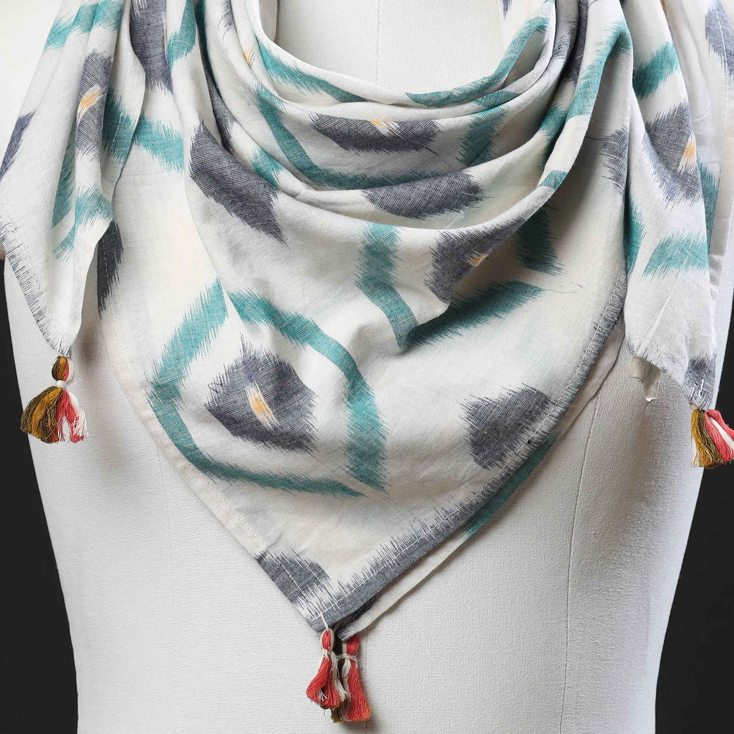 White Maniabandha Ikat Handloom Cotton Scarf 