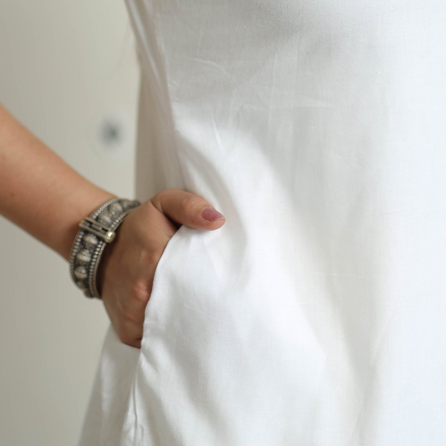 White Plain Cotton Sleeveless Long Straight Kurta for Women