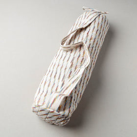White Pochampally Ikat Cotton Quilted Yoga Mat Bag 