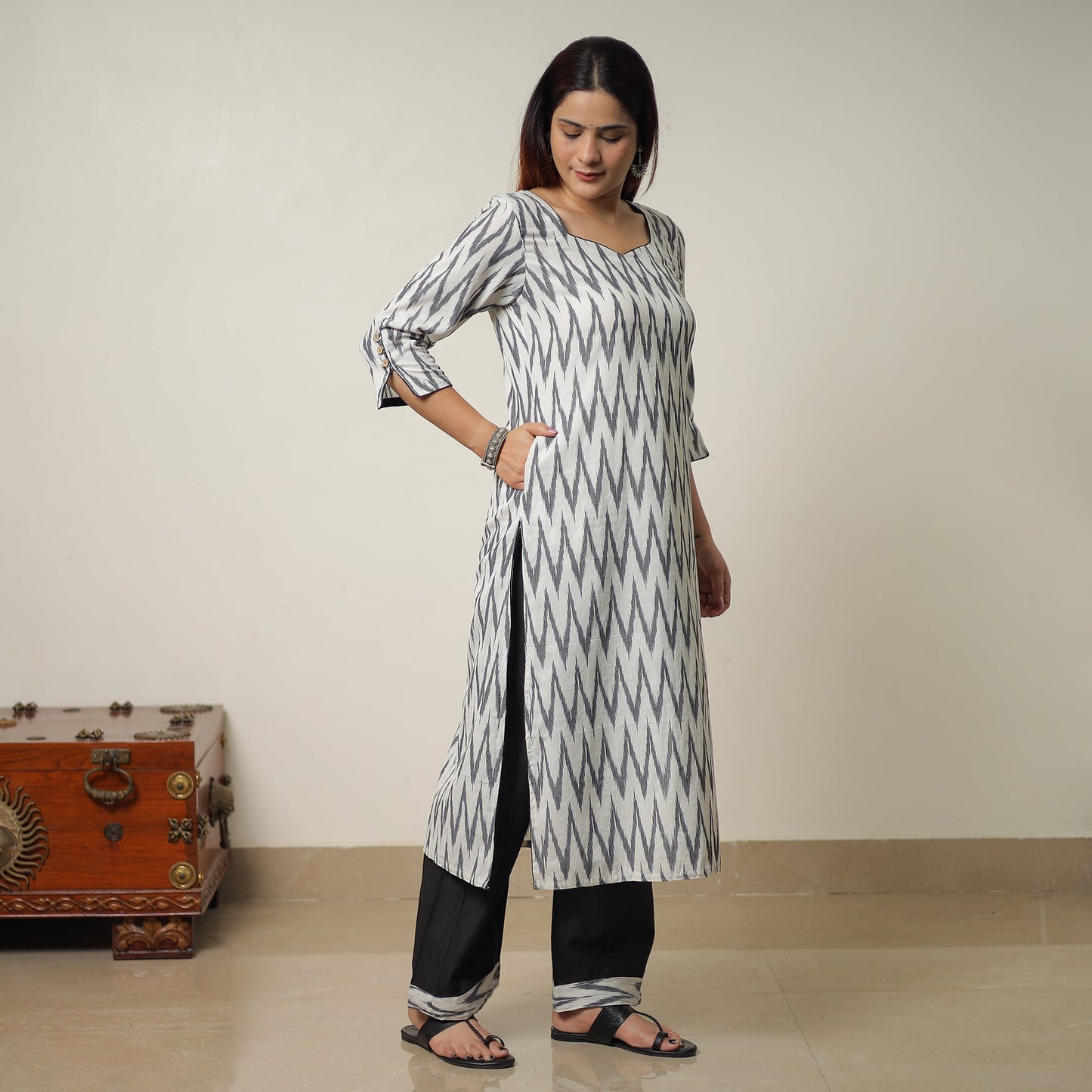  Pochampally Ikat Weave Cotton Kurta with Palazzo & Dupatta Set 01 