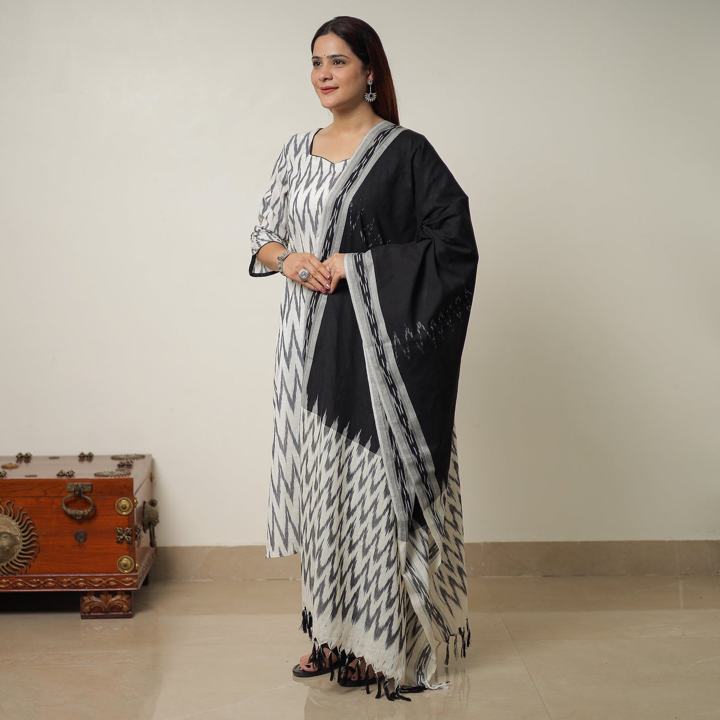  Pochampally Ikat Weave Cotton Kurta with Palazzo & Dupatta Set 01 