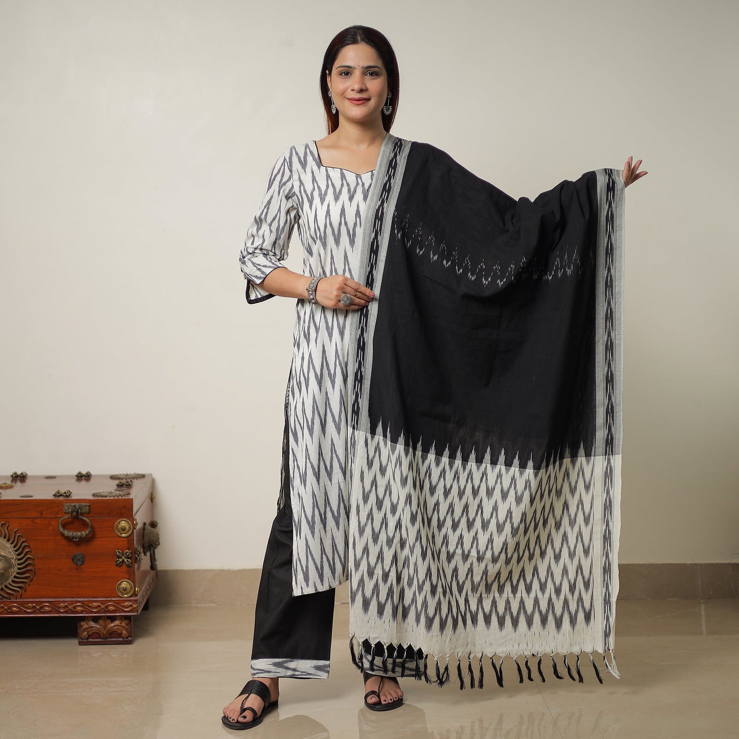  Pochampally Ikat Weave Cotton Kurta with Palazzo & Dupatta Set 01 