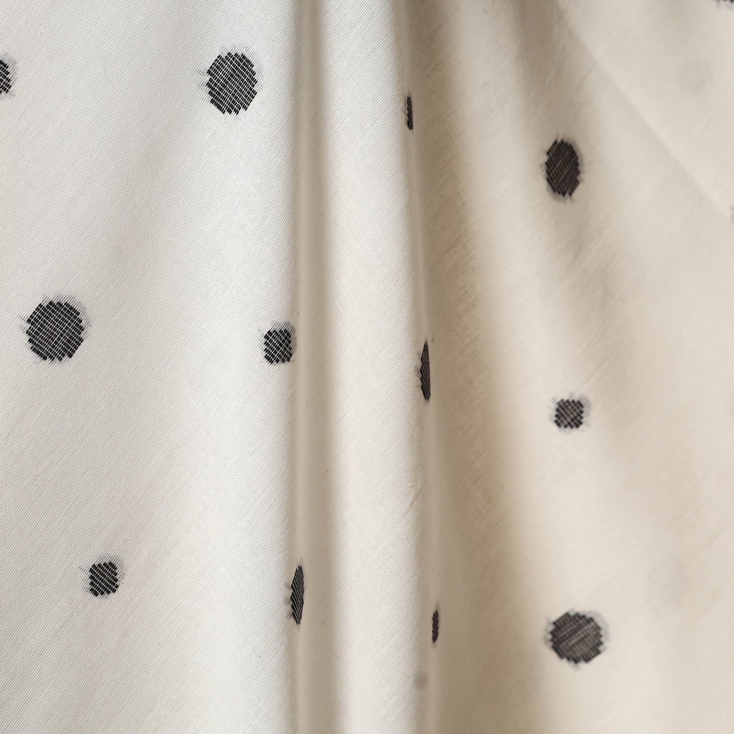 White - prewashed cotton jacquard weave fabric 28