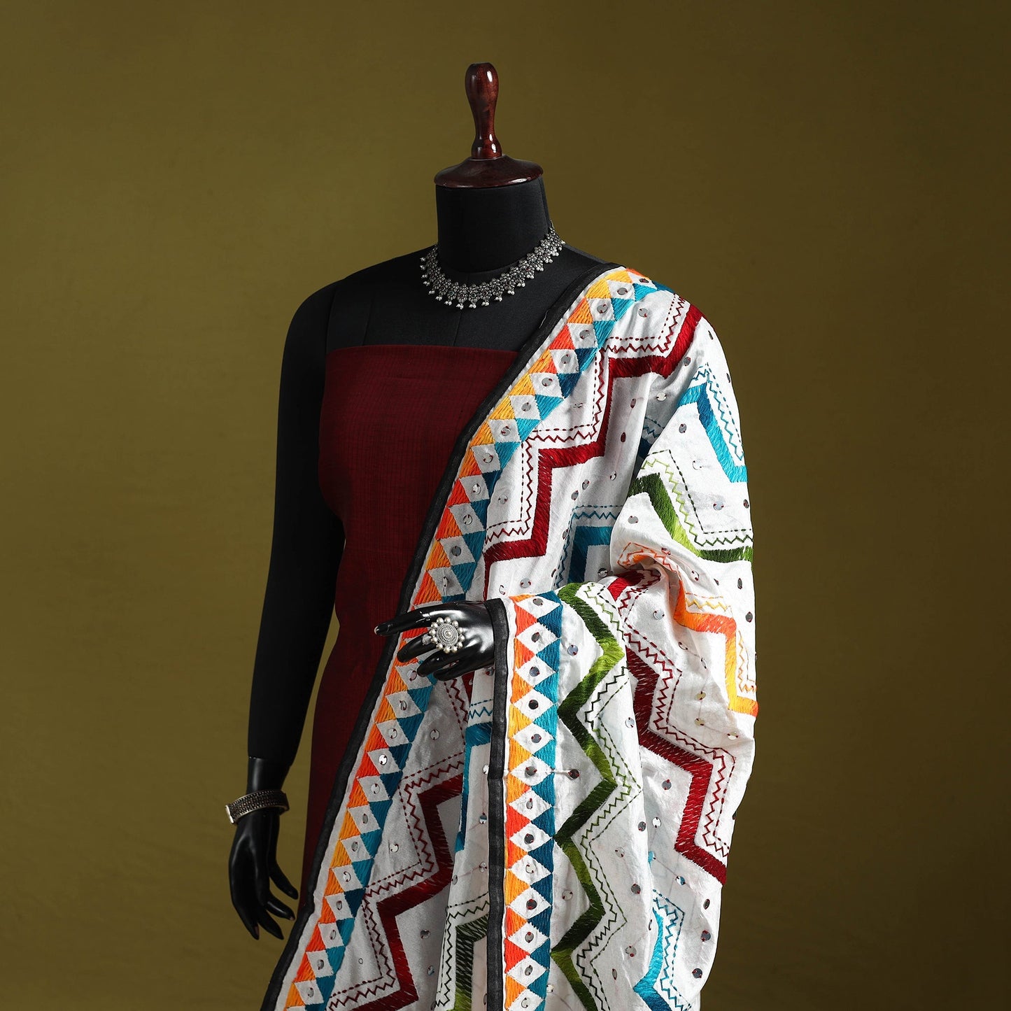 Ranihati chanderi silk zig zag hand embroidery dupatta 01