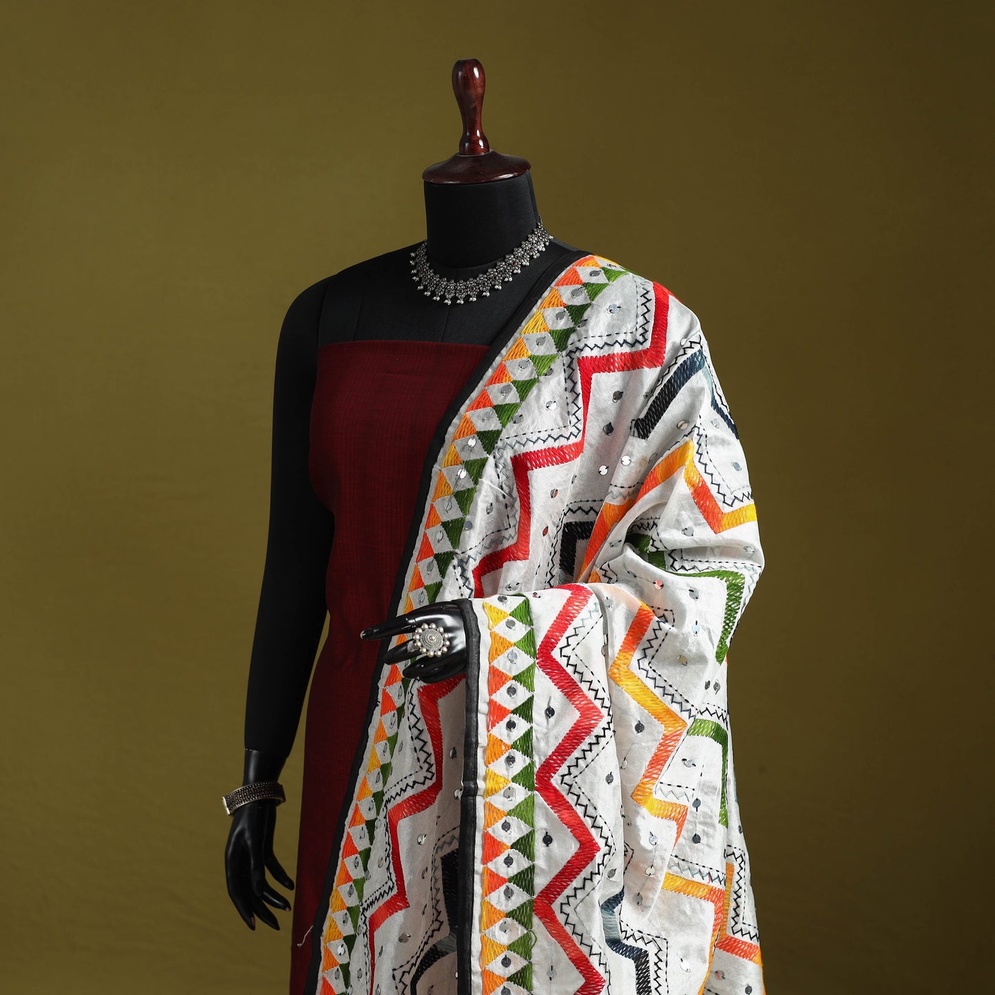 Ranihati chanderi silk zig zag hand embroidery dupatta 03