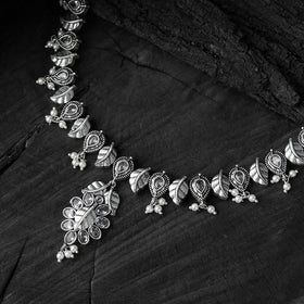 White - saanjh bela crystal leaves oxidised necklace set