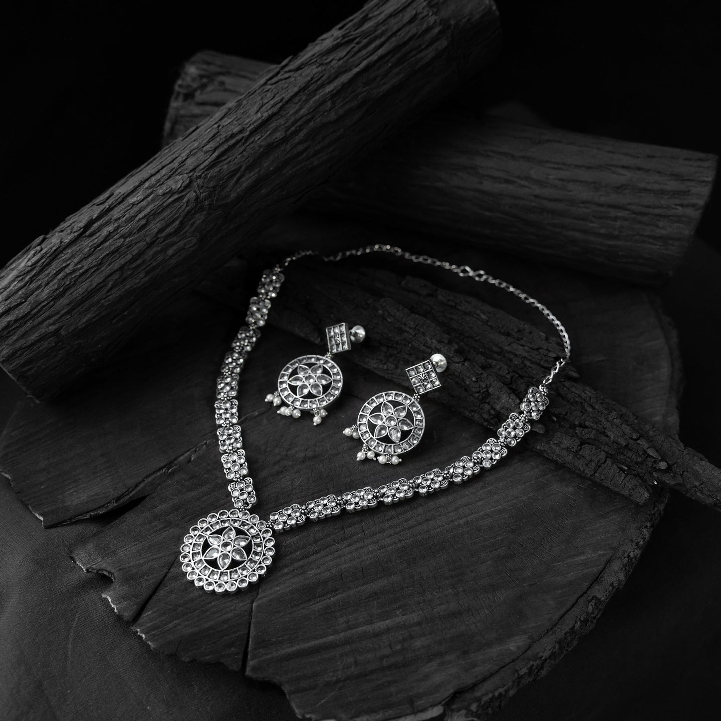 White - saanjh bela crystal lotus oxidised necklace set