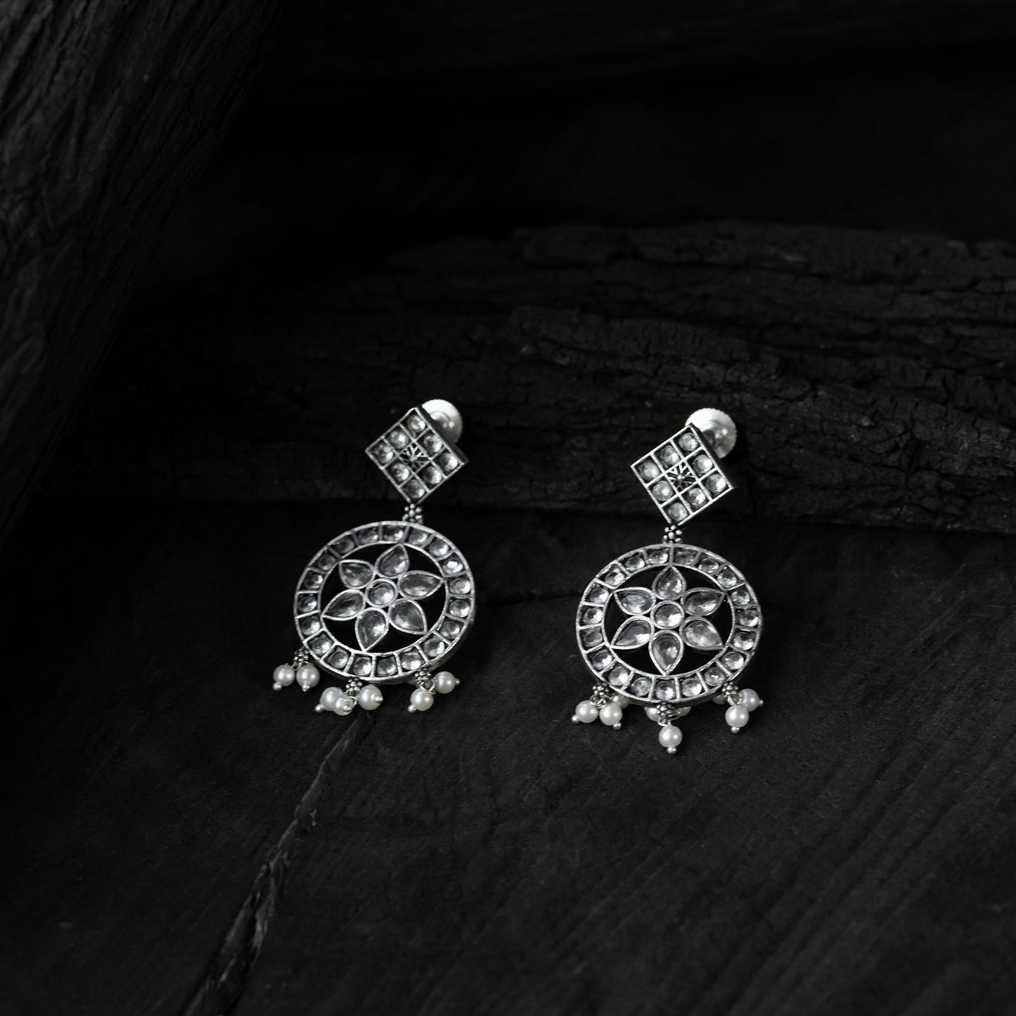 White - saanjh bela crystal lotus oxidised necklace set