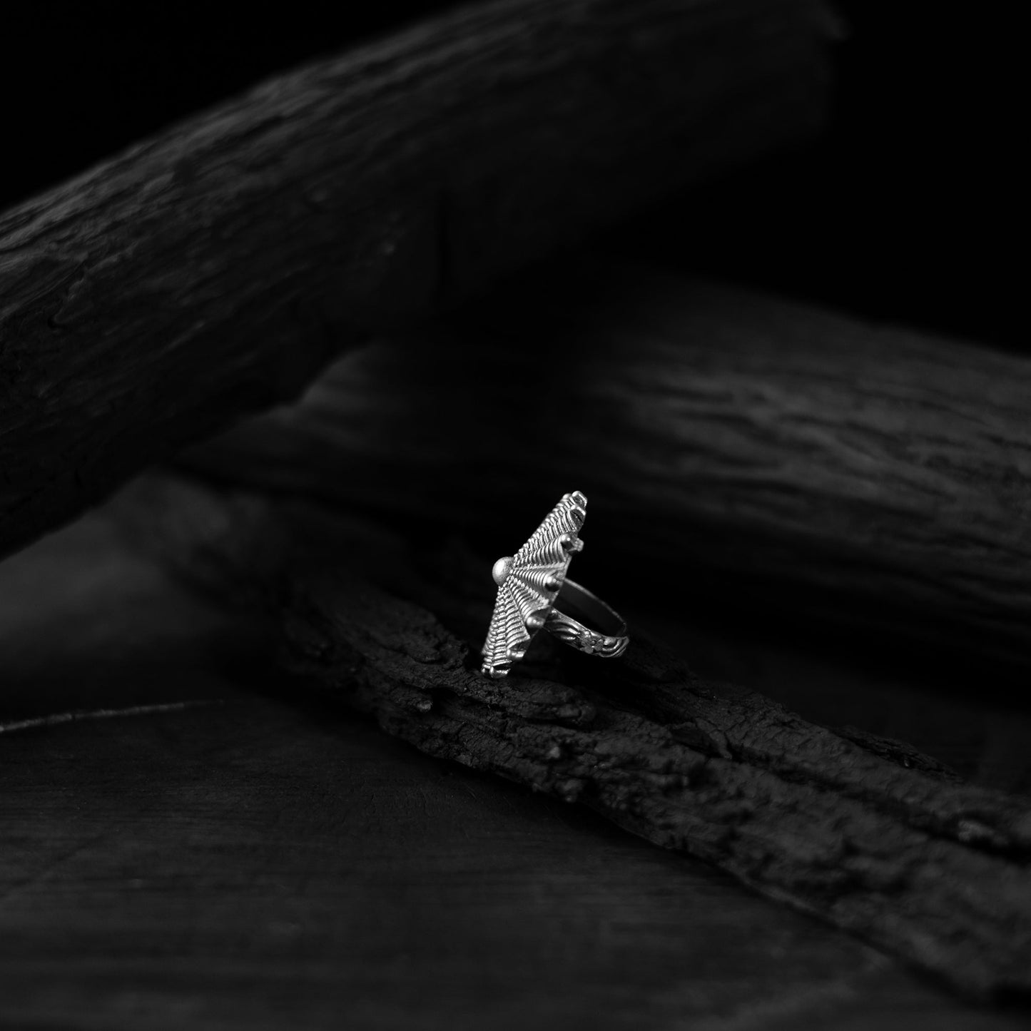 White - saanjh bela dandelion oxidised ring - handcrafted