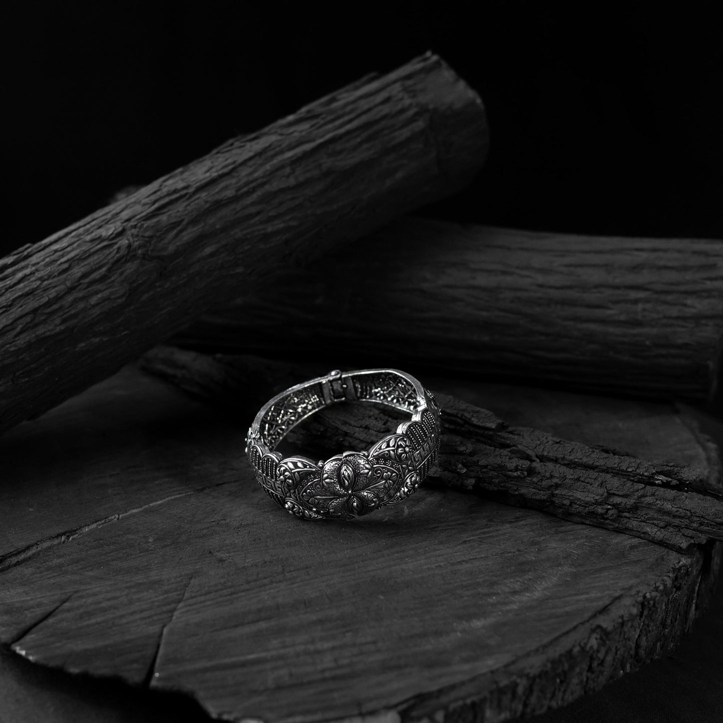 White - saanjh bela floral oxidised bangle - handcrafted