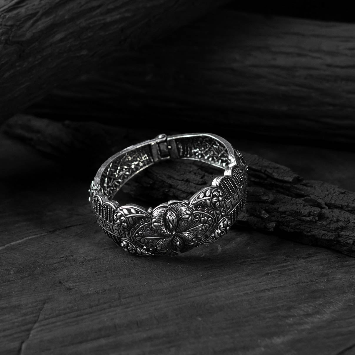 White - saanjh bela floral oxidised bangle - handcrafted