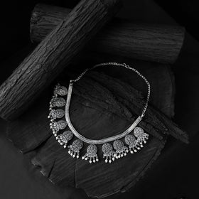 White - saanjh bela floral oxidised necklace set