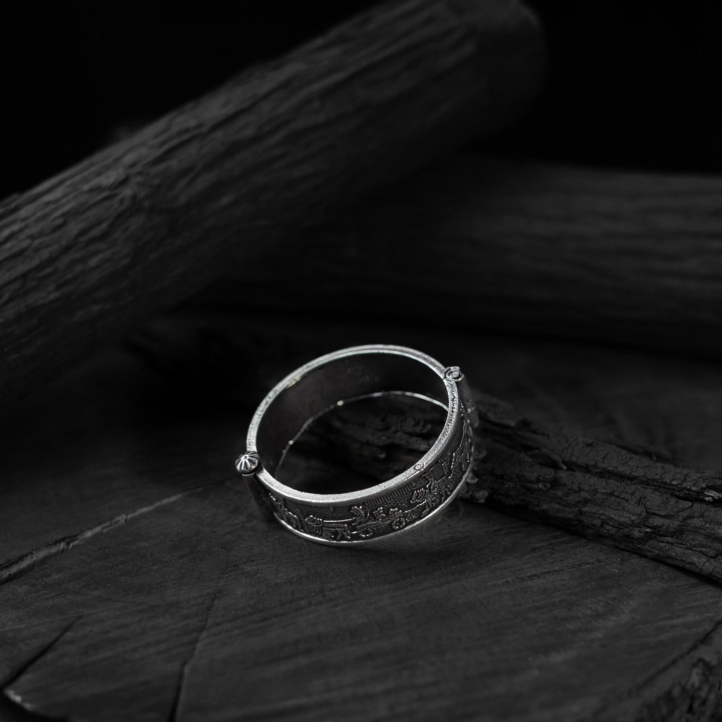 White - saanjh bela horse & rider oxidised bangle