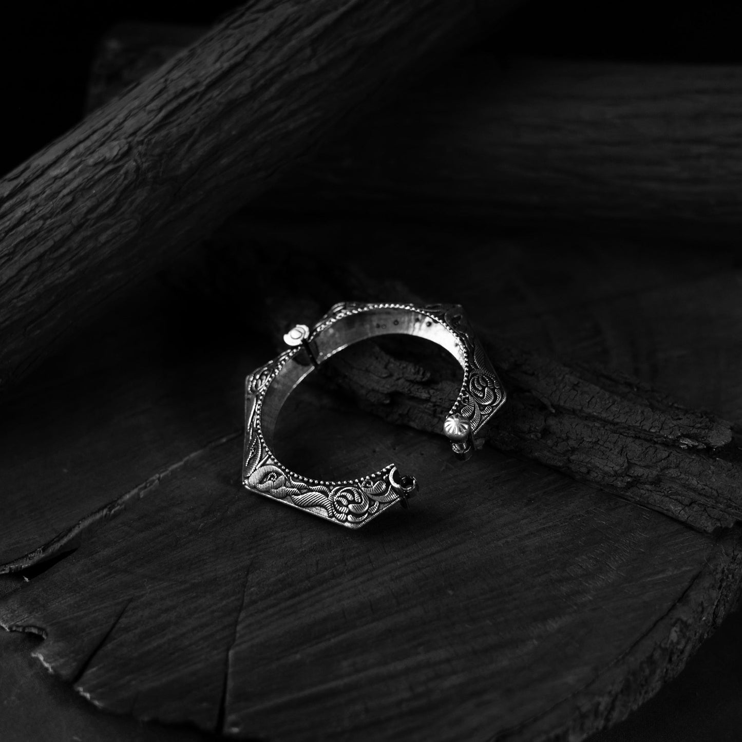 White - saanjh bela leaves oxidised bangle - handcrafted