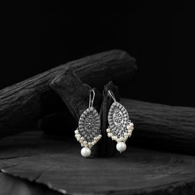 White - saanjh bela oval shape floral oxidised earring