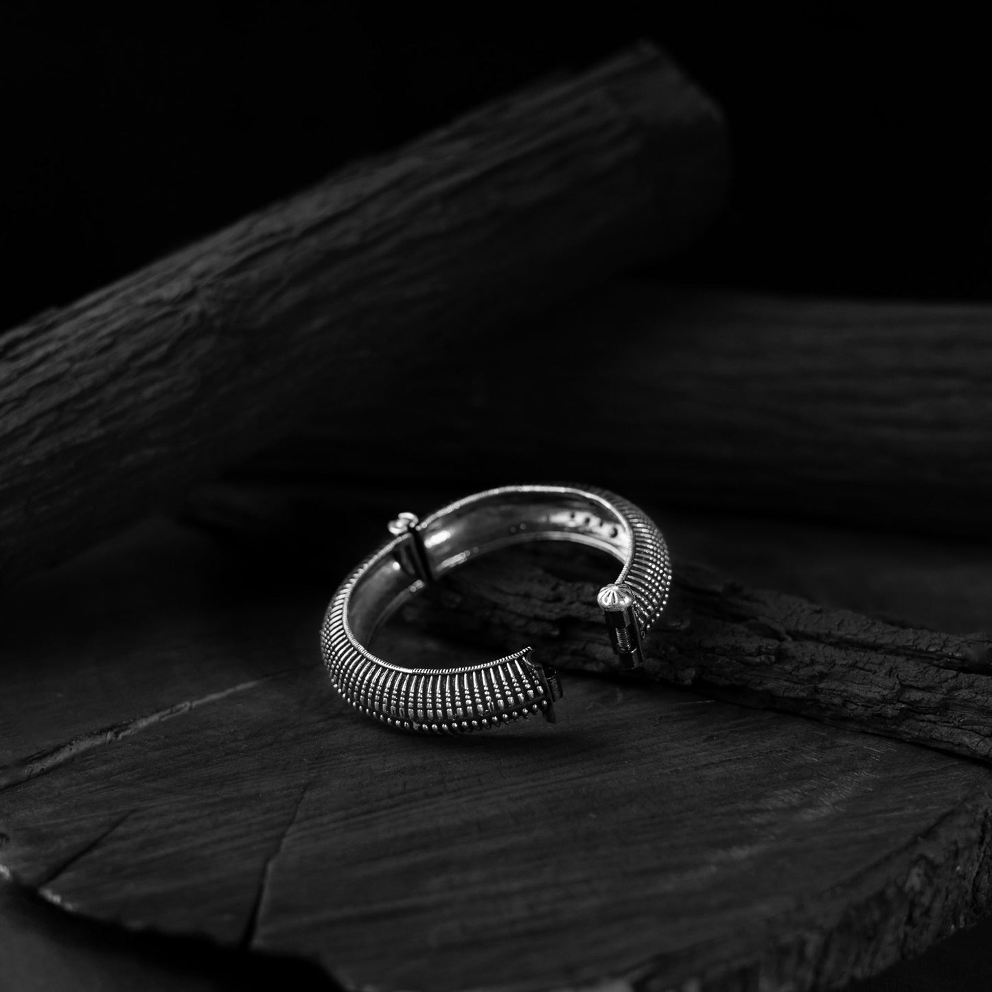 White - saanjh bela round oxidised bangle - handcrafted