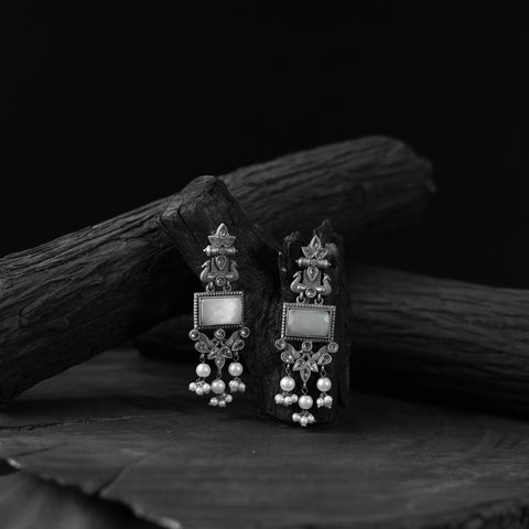 White - saanjh bela seahorse oxidised earrings - handcrafted