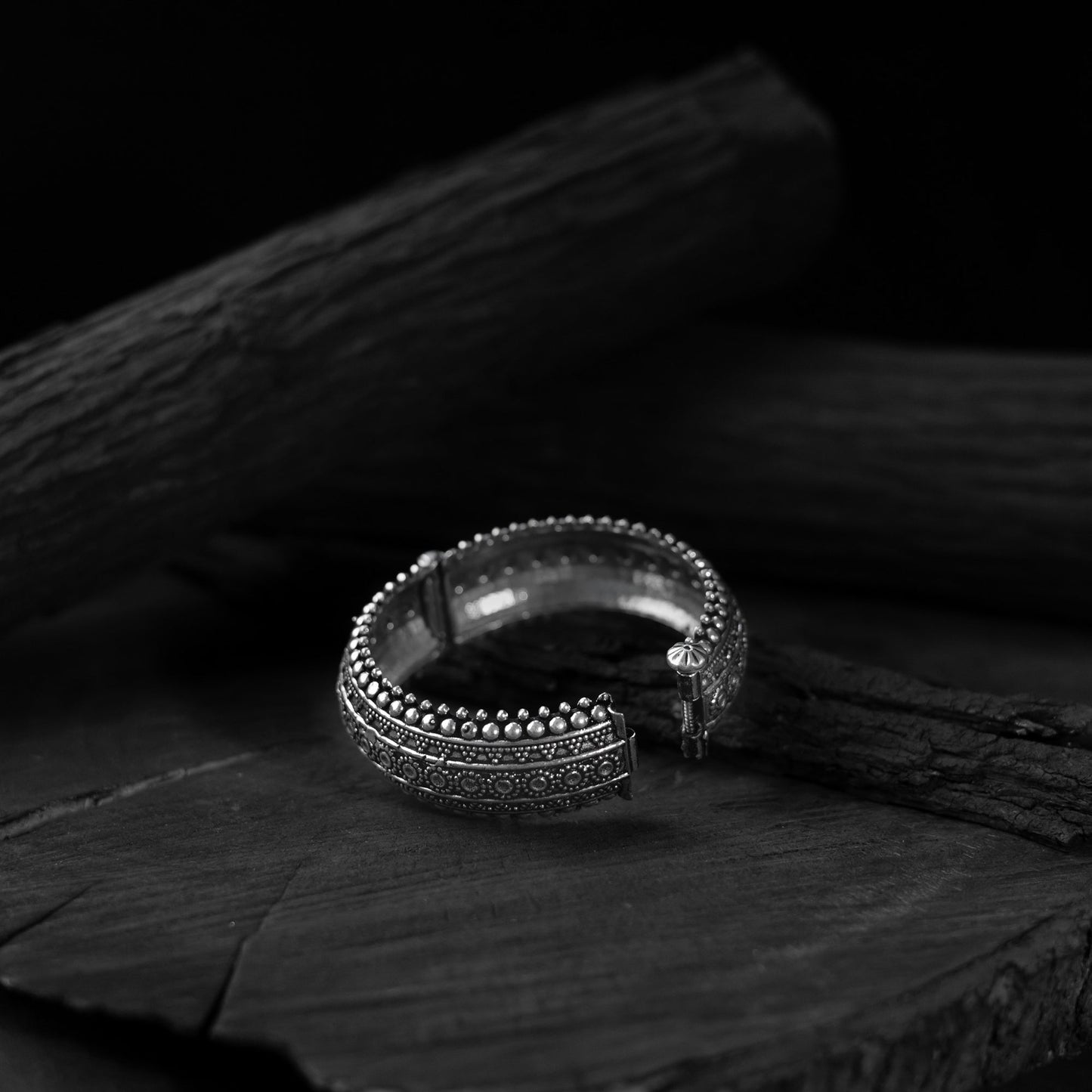 White - saanjh bela stone oxidised bangle - handcrafted