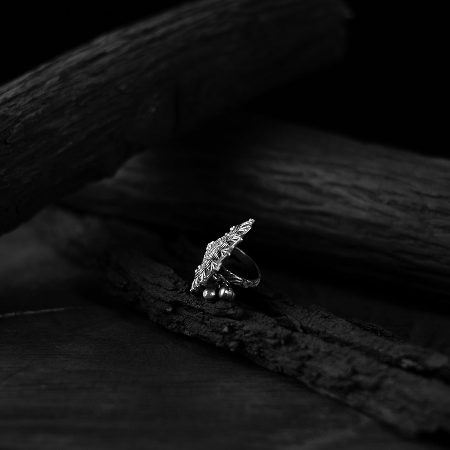 White - saanjh bela sun oxidised ring - handcrafted