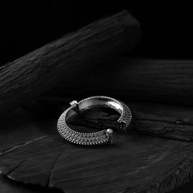 White - saanjh bela temple carved oxidised bangle