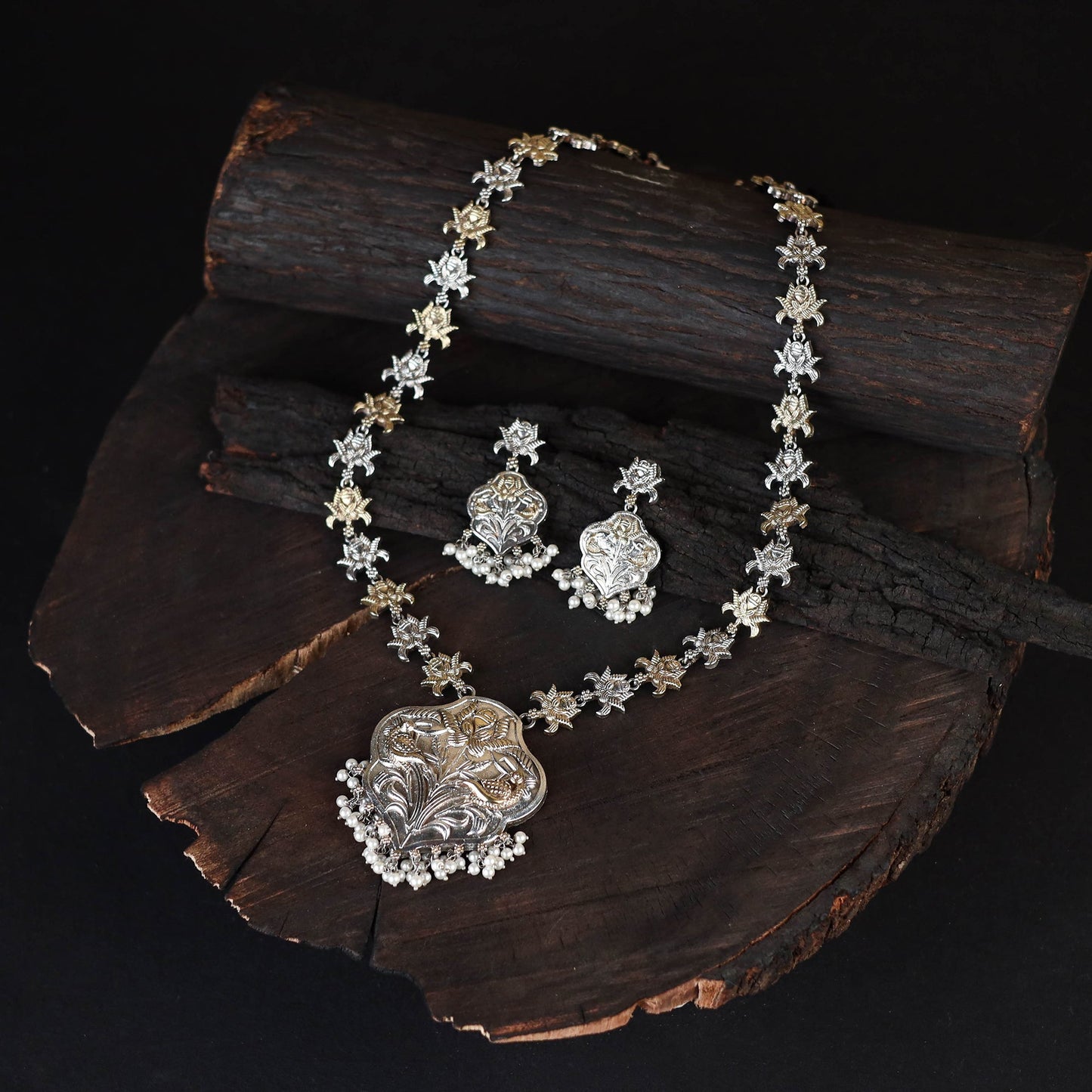 Saanjh Saaj Classic German Silver Necklace Set