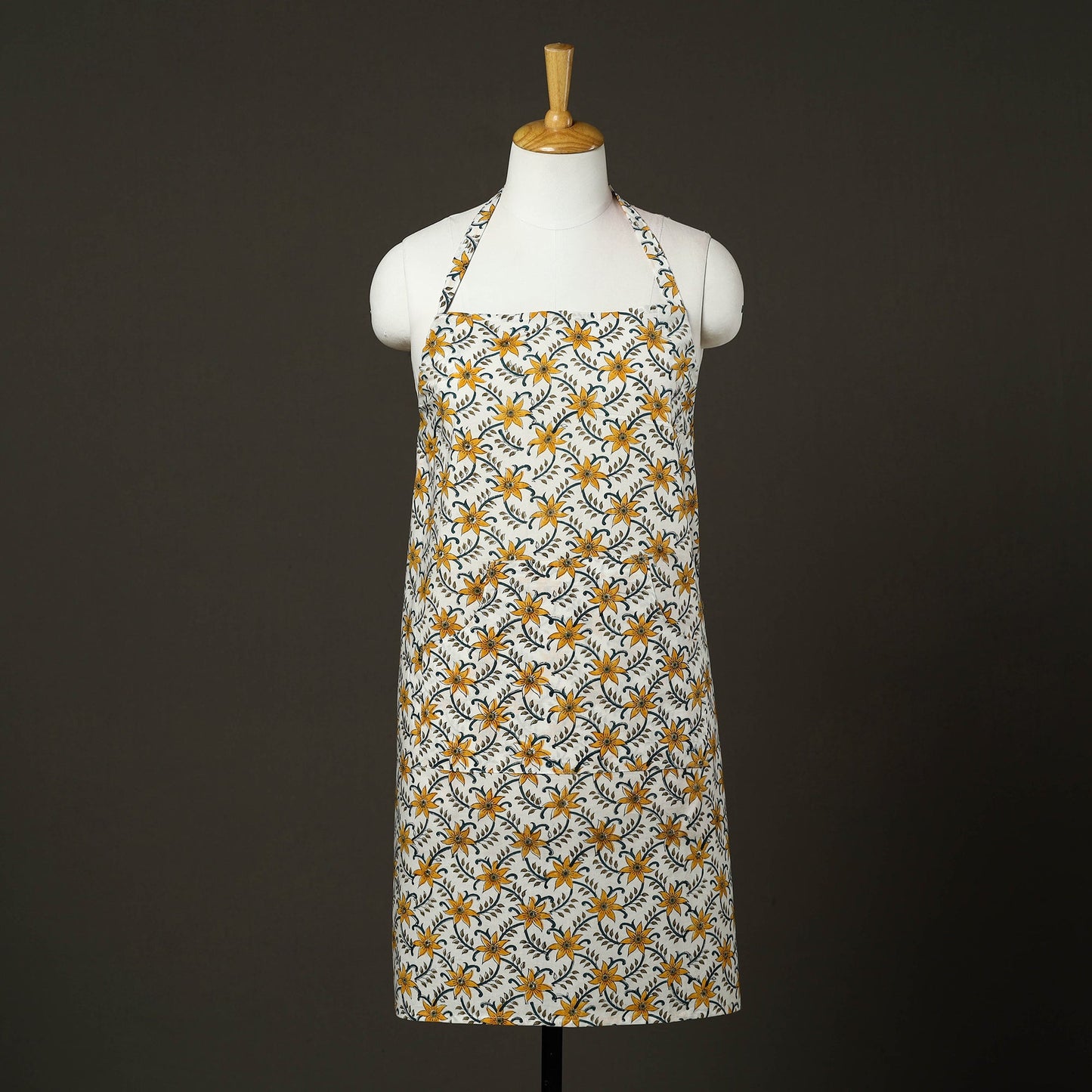 White - sanganeri cotton apron with pocket 02 - handcrafted