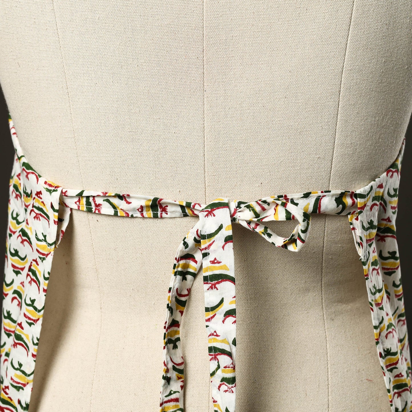 White - sanganeri cotton apron with pocket 04 - handcrafted