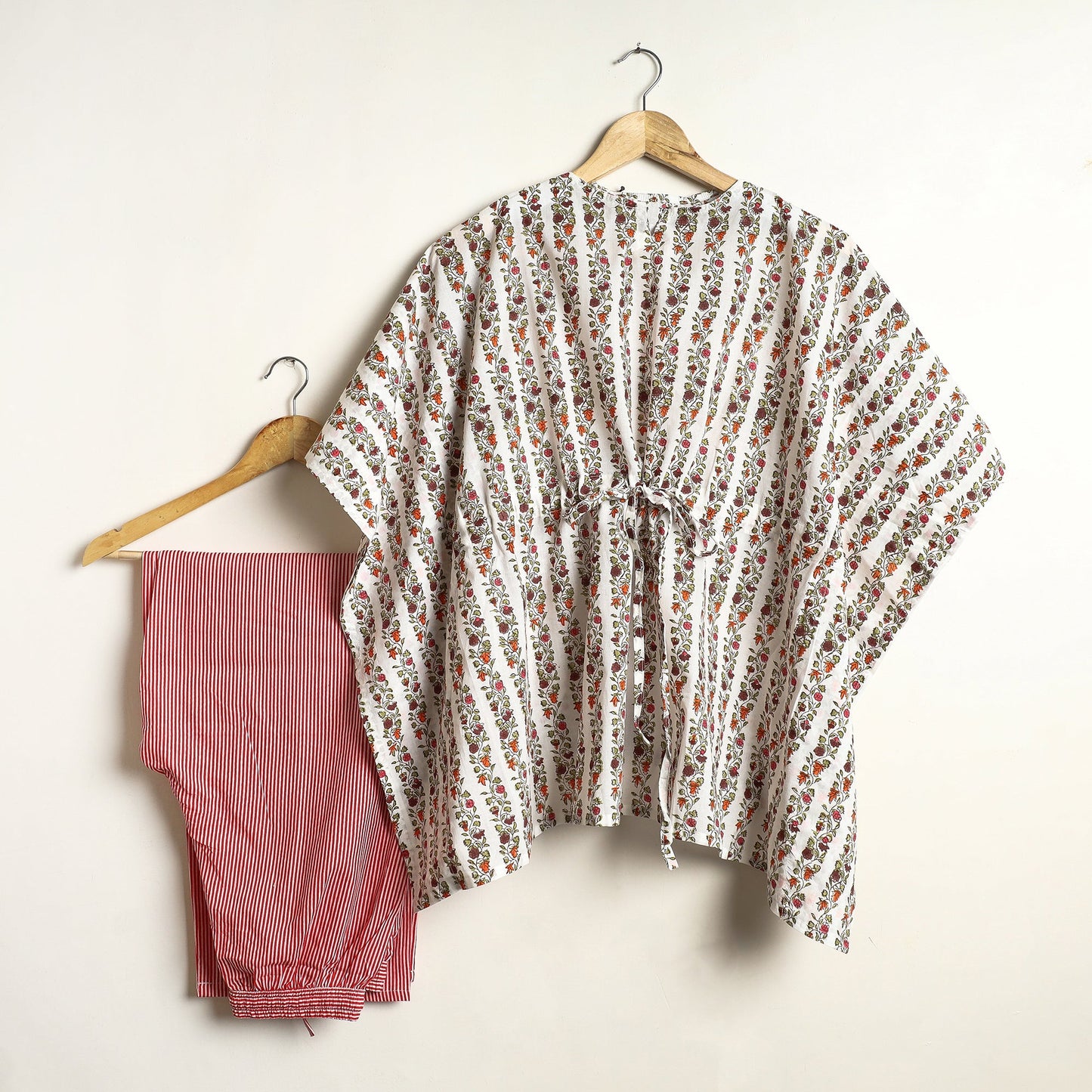 Buy Sanganeri Block Printed Cotton Kaftan & Pyjama Night Suit Set Online at iTokri.com