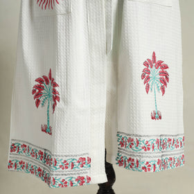 White - sanganeri waffle weave handwoven bath robe 02