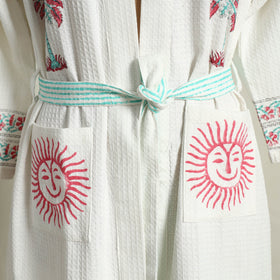 White - sanganeri waffle weave handwoven bath robe 02