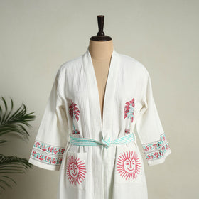White - sanganeri waffle weave handwoven bath robe 02