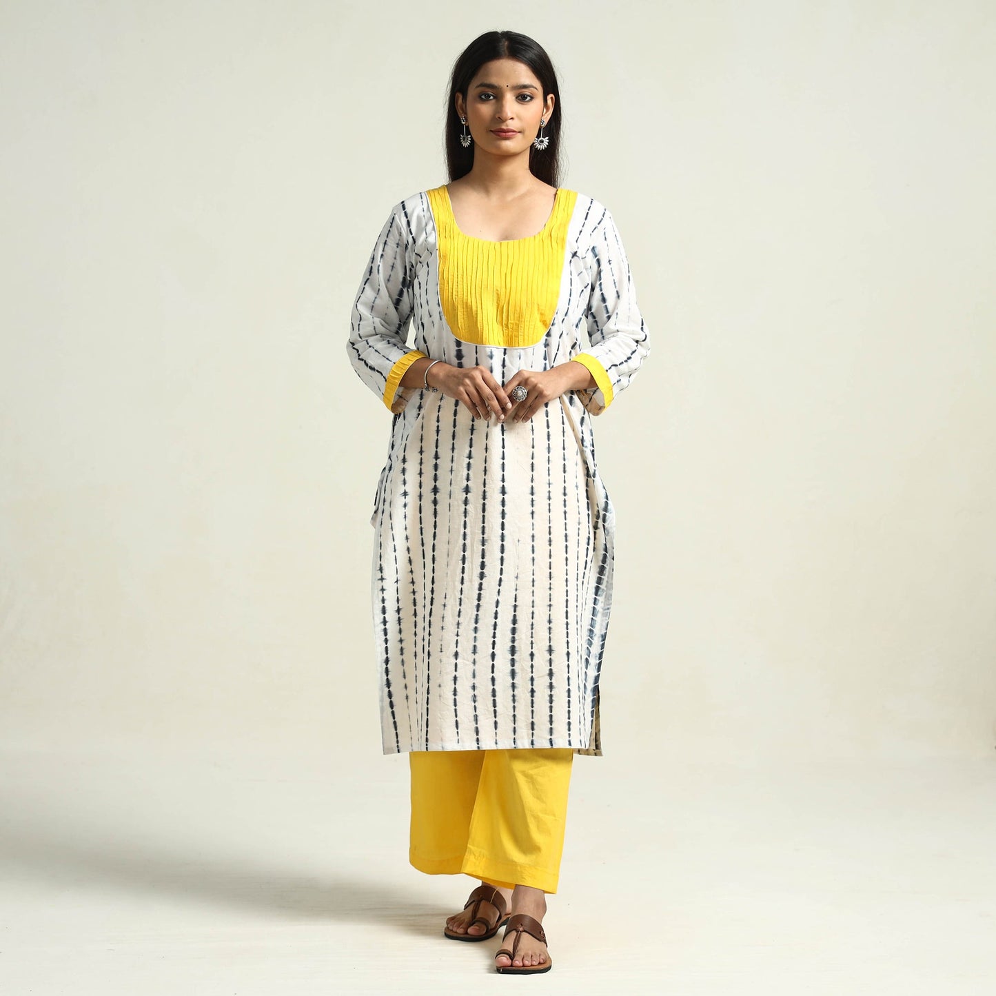 Buy Shibori Tye-Dye Mul Cotton Kurta with Palazzo & Dupatta Set Online at iTokri.com